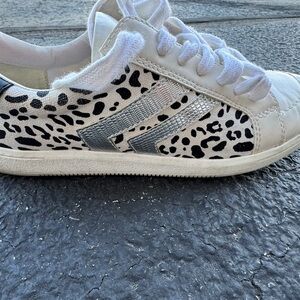 Dolce Vita Leopard Print Women's Sneakers 8.5